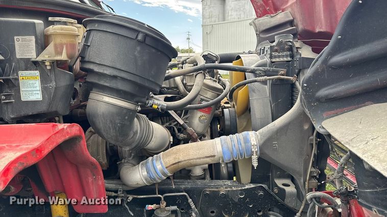 image for item ED1526 2006 Freightliner Business Class M2 semi truck