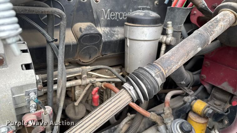 image for item ED1526 2006 Freightliner Business Class M2 semi truck