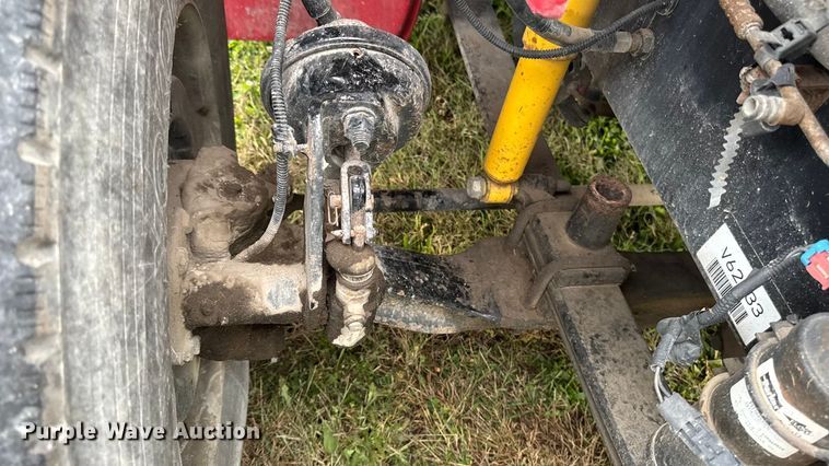 image for item ED1526 2006 Freightliner Business Class M2 semi truck