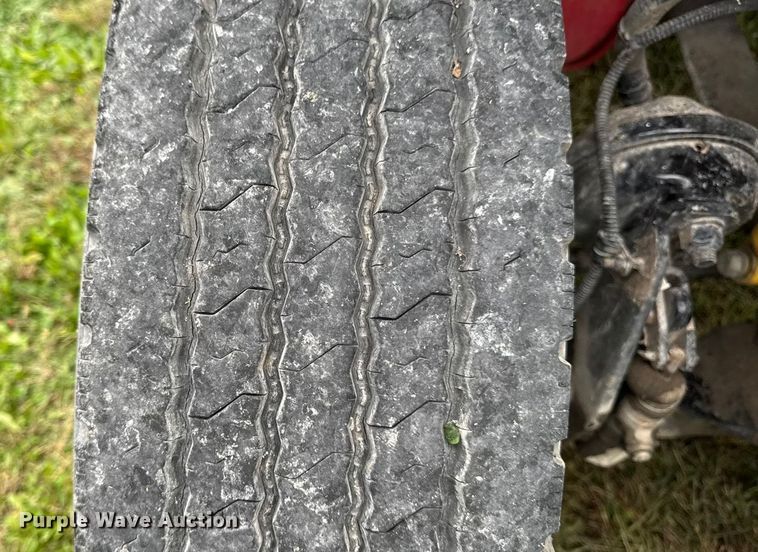 image for item ED1526 2006 Freightliner Business Class M2 semi truck