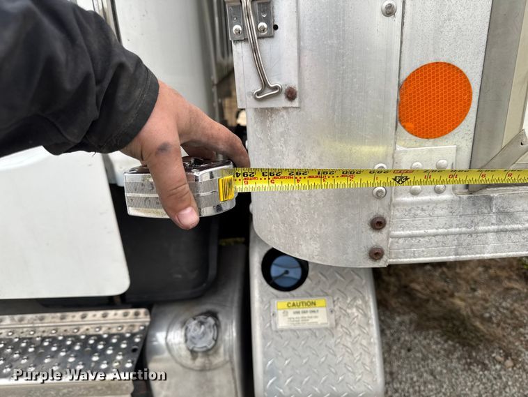 image for item ED1529 2017 Freightliner M2 box truck