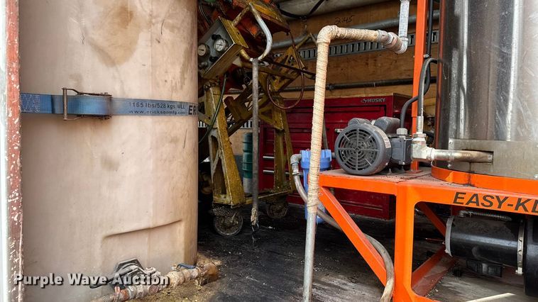 image for item ED1529 2017 Freightliner M2 box truck