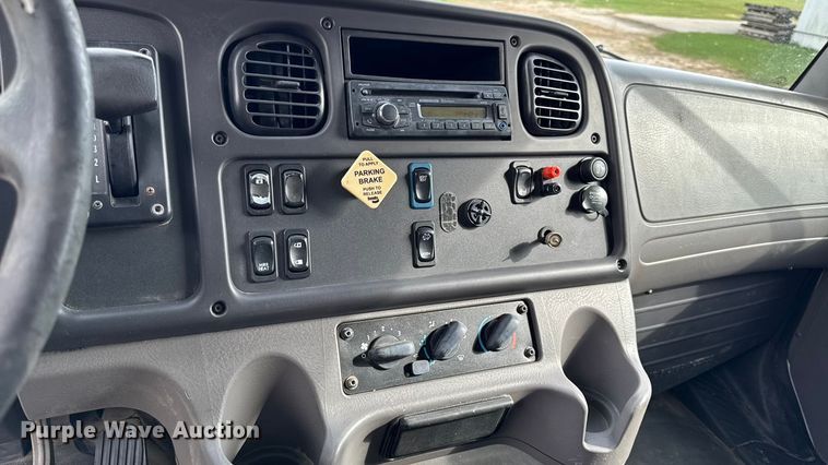 image for item ED1529 2017 Freightliner M2 box truck