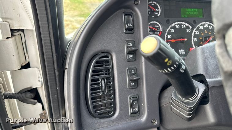 image for item ED1529 2017 Freightliner M2 box truck