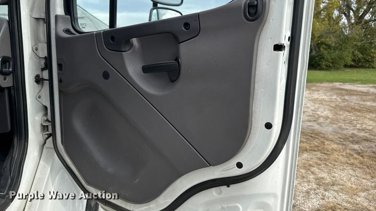 image for item ED1529 2017 Freightliner M2 box truck