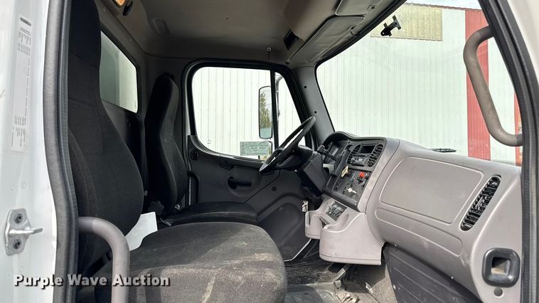 image for item ED1529 2017 Freightliner M2 box truck
