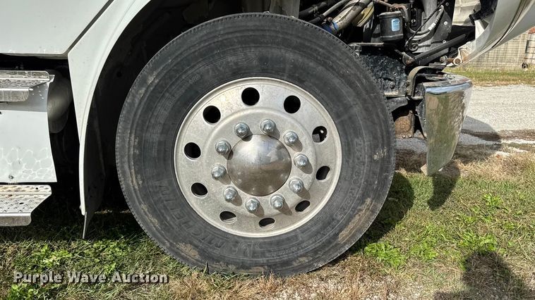 image for item ED1529 2017 Freightliner M2 box truck