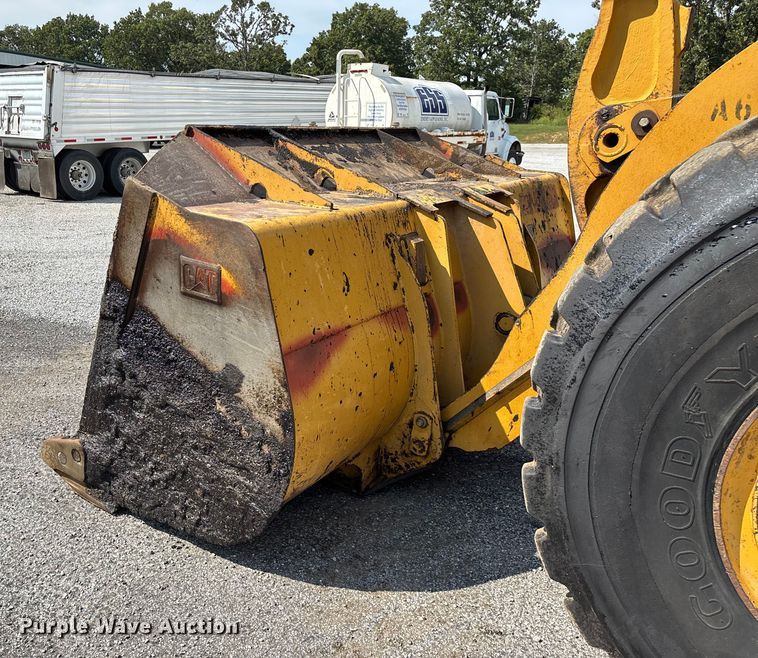 image for item ED2227 2008 Caterpillar 966H wheel loader
