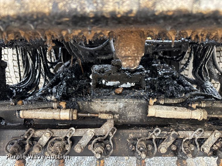 image for item ED2229 2000 International 4700 oil distributor truck