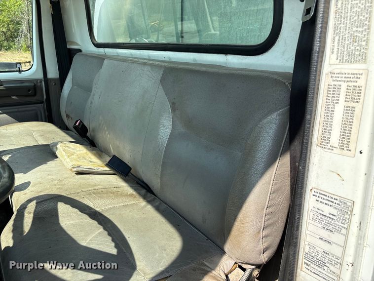 image for item ED2229 2000 International 4700 oil distributor truck