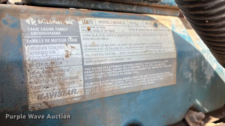 image for item ED2229 2000 International 4700 oil distributor truck