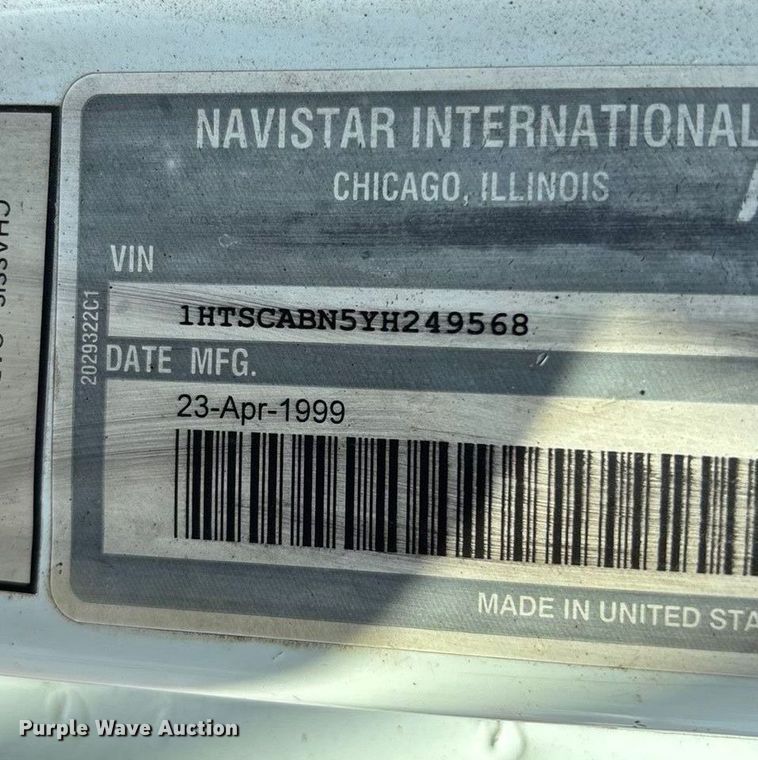 image for item ED2229 2000 International 4700 oil distributor truck