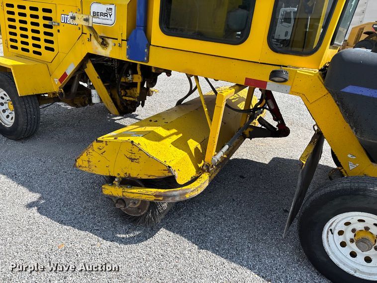 image for item ED2245 Superior Broom DT80K broom