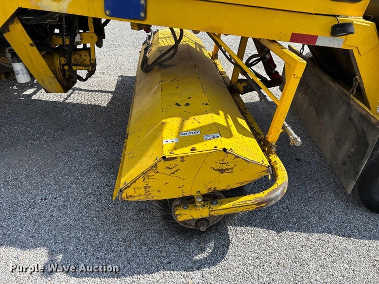 image for item ED2245 Superior Broom DT80K broom