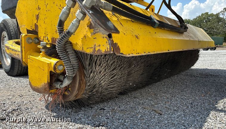 image for item ED2245 Superior Broom DT80K broom