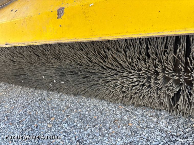 image for item ED2245 Superior Broom DT80K broom