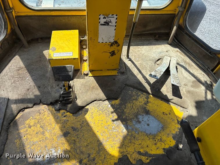 image for item ED2245 Superior Broom DT80K broom