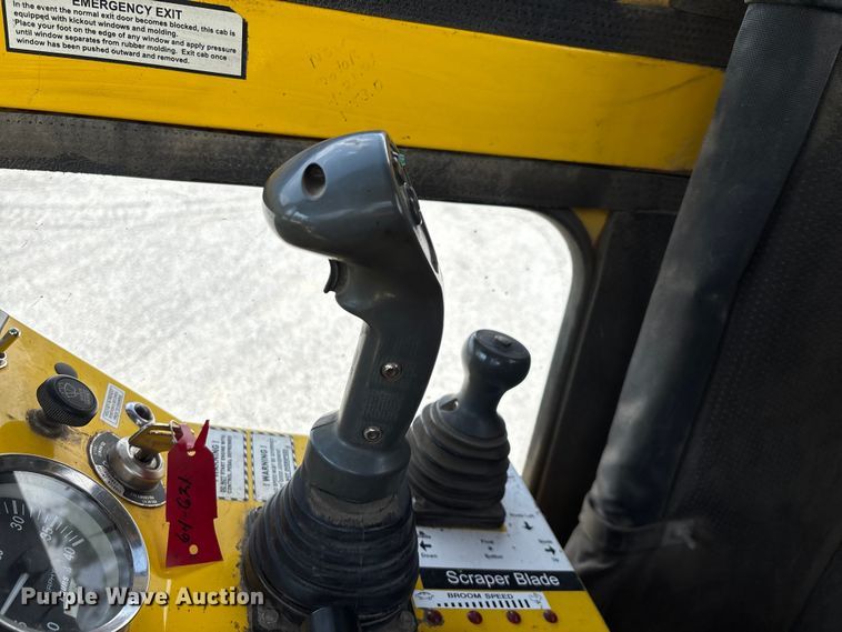 image for item ED2245 Superior Broom DT80K broom