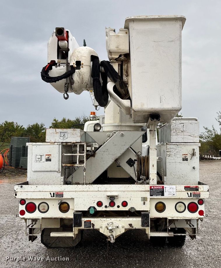 image for item ED2286 2009 International 4300 bucket truck