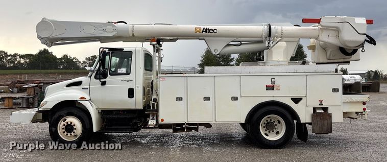 image for item ED2286 2009 International 4300 bucket truck