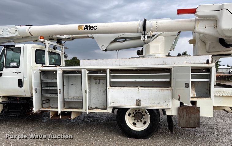 image for item ED2286 2009 International 4300 bucket truck