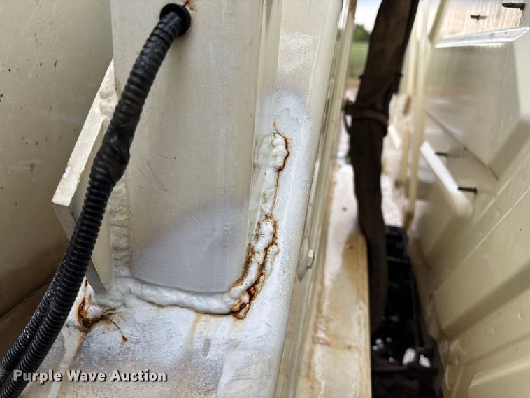 image for item ED2286 2009 International 4300 bucket truck