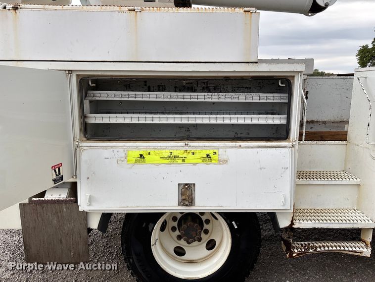 image for item ED2286 2009 International 4300 bucket truck