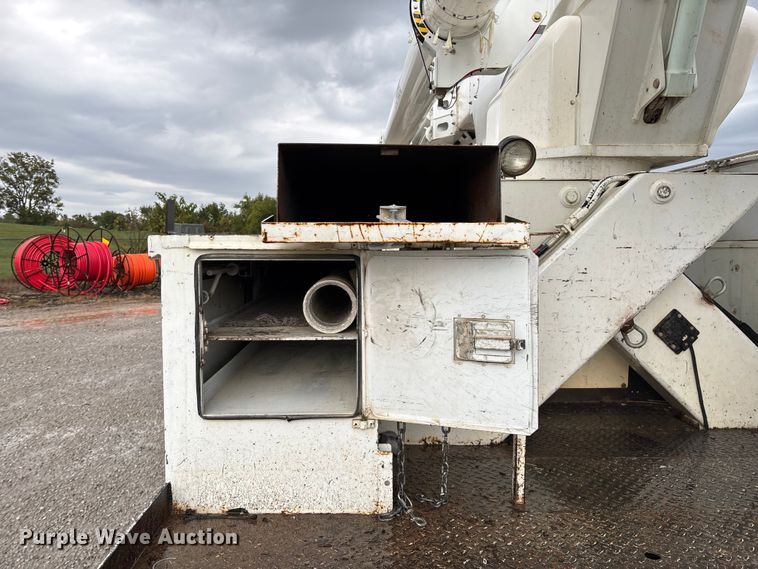 image for item ED2286 2009 International 4300 bucket truck