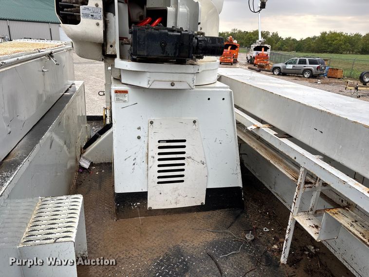 image for item ED2286 2009 International 4300 bucket truck