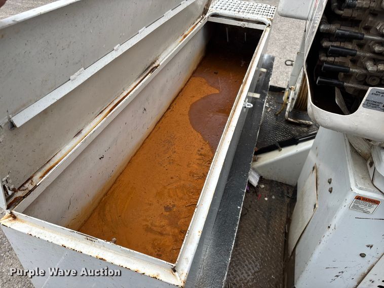 image for item ED2286 2009 International 4300 bucket truck