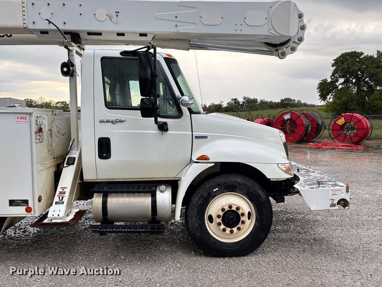 image for item ED2286 2009 International 4300 bucket truck