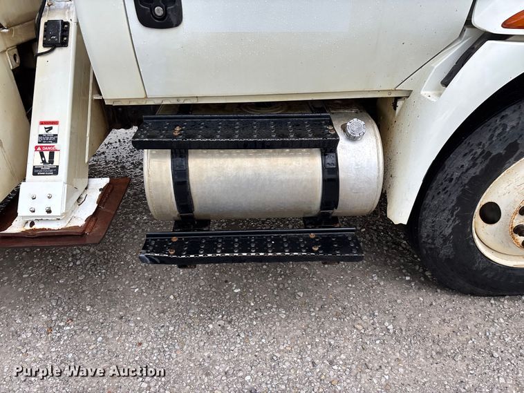 image for item ED2286 2009 International 4300 bucket truck