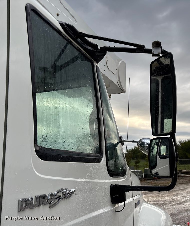 image for item ED2286 2009 International 4300 bucket truck