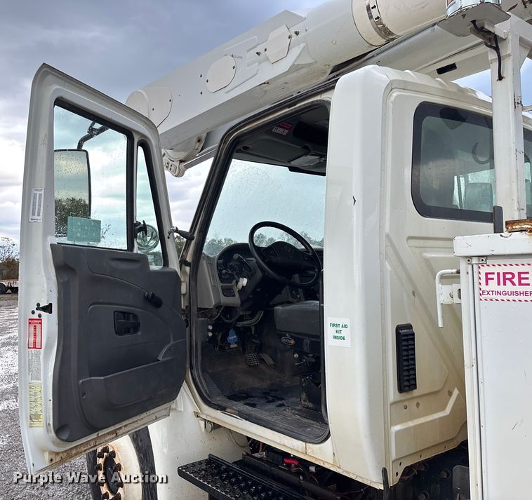 image for item ED2286 2009 International 4300 bucket truck
