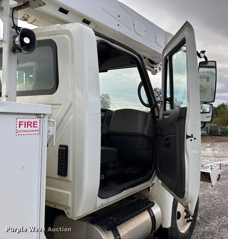 image for item ED2286 2009 International 4300 bucket truck