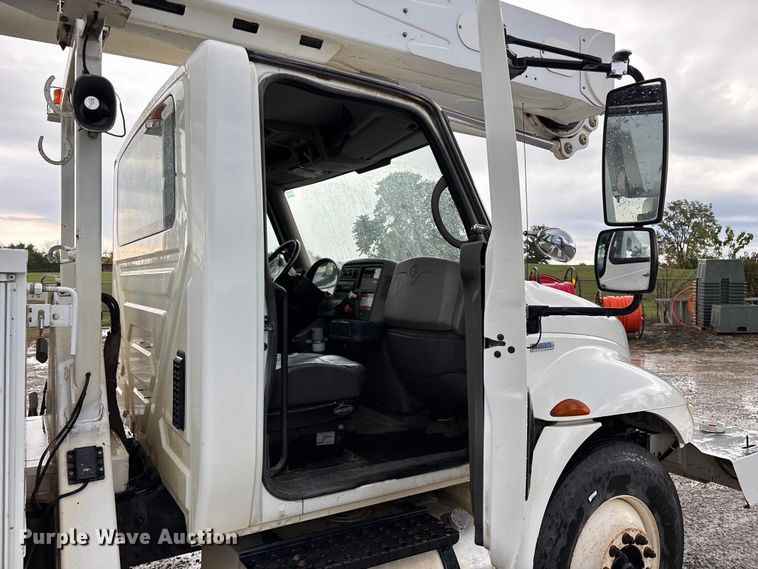 image for item ED2286 2009 International 4300 bucket truck