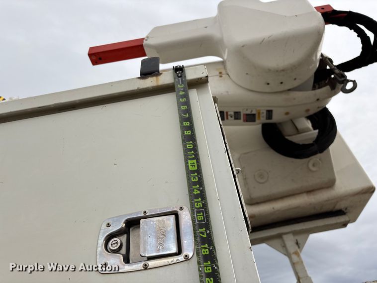 image for item ED2286 2009 International 4300 bucket truck