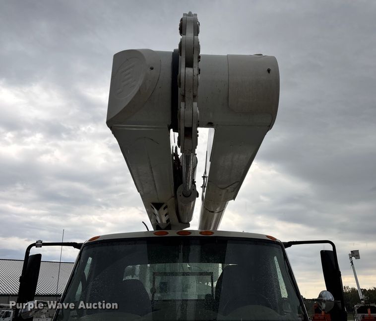 image for item ED2286 2009 International 4300 bucket truck