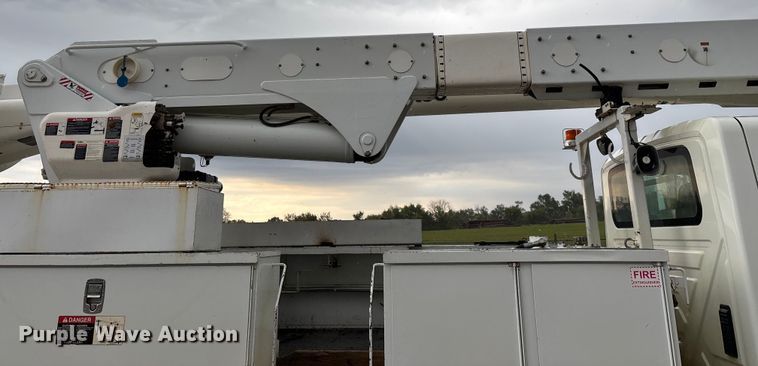 image for item ED2286 2009 International 4300 bucket truck