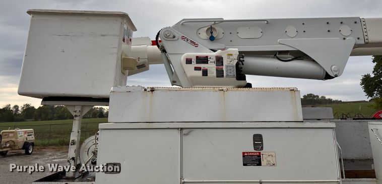 image for item ED2286 2009 International 4300 bucket truck