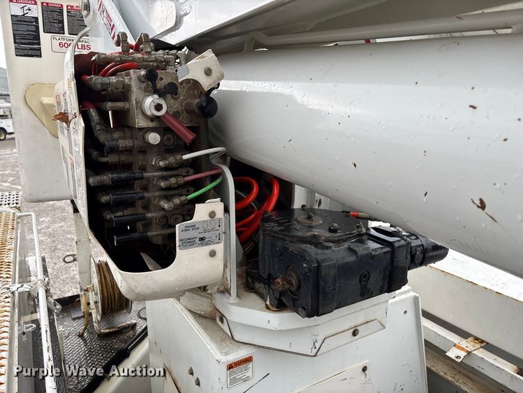 image for item ED2286 2009 International 4300 bucket truck