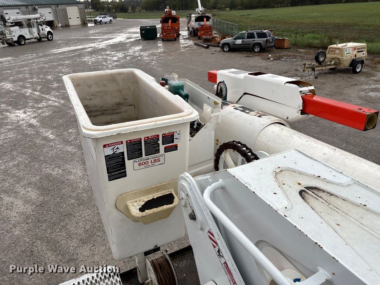 image for item ED2286 2009 International 4300 bucket truck