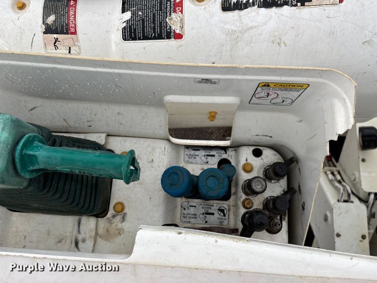 image for item ED2286 2009 International 4300 bucket truck