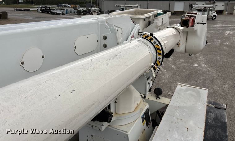 image for item ED2286 2009 International 4300 bucket truck