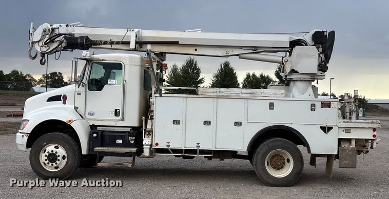 image for item ED2287 2011 Kenworth T370 digger derrick truck