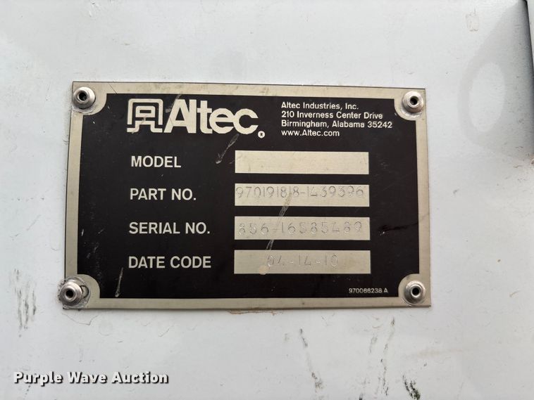 image for item ED2287 2011 Kenworth T370 digger derrick truck