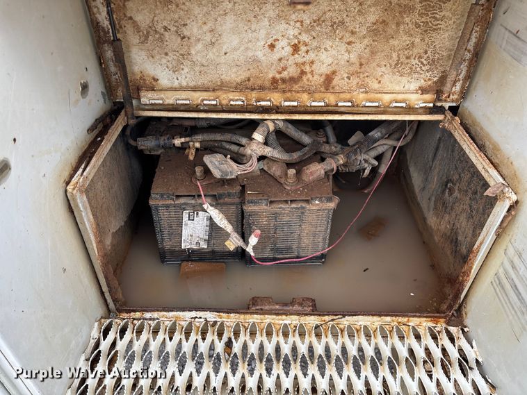 image for item ED2287 2011 Kenworth T370 digger derrick truck