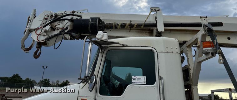 image for item ED2287 2011 Kenworth T370 digger derrick truck