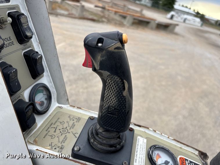 image for item ED2287 2011 Kenworth T370 digger derrick truck