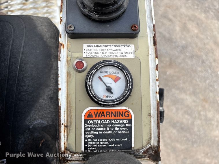 image for item ED2287 2011 Kenworth T370 digger derrick truck